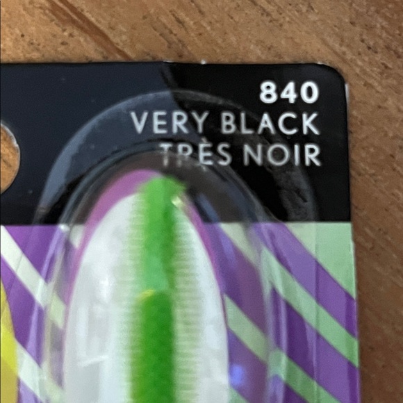 CoverGirl Clump Crusher Extensions Mascara - Picture 3 of 7